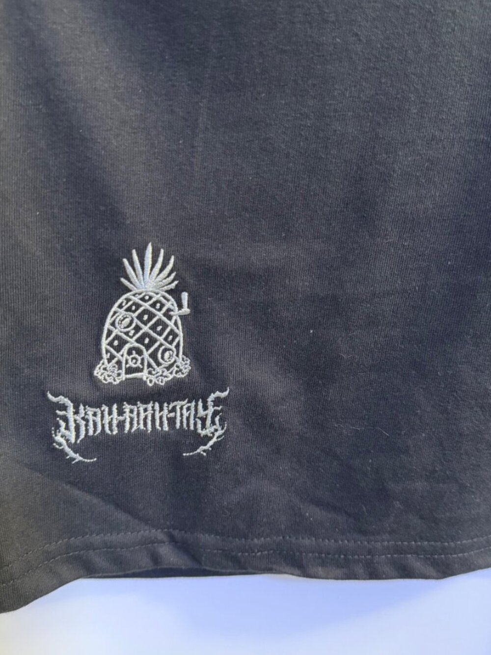 Nickelodeon SpongeBob SquarePants Skeleton Metal Graphic T-Shirt Black Large NWT - Picture 5 of 11